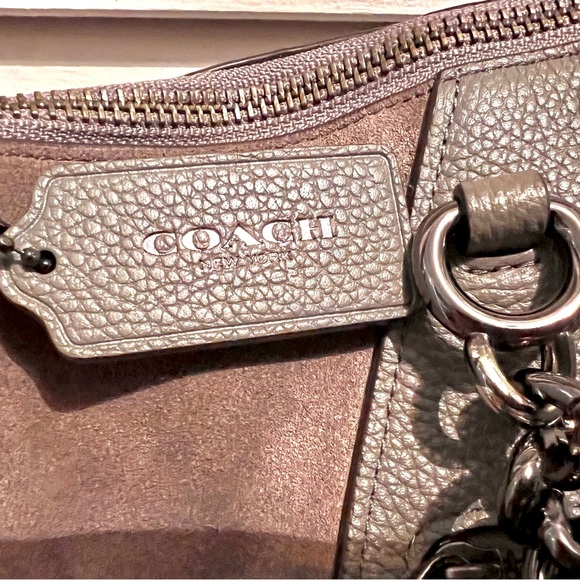 Beautiful Coach Bag in Very Good Condition, Gray Leather & Suede, Preowned - Picture 9 of 13